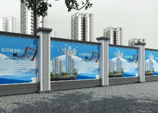 工程圍擋鋪設(shè)人造草坪有什么作用？