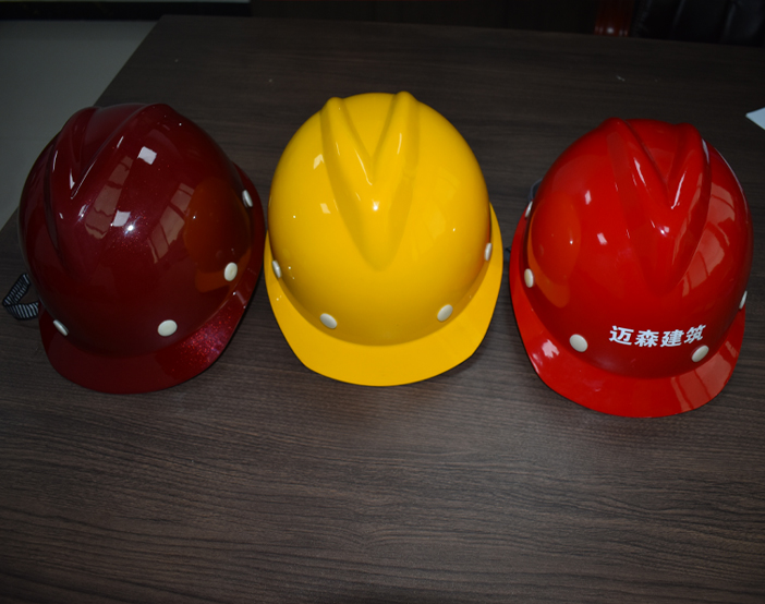 安全帽的生產(chǎn)和使用不應(yīng)該存在歧視。